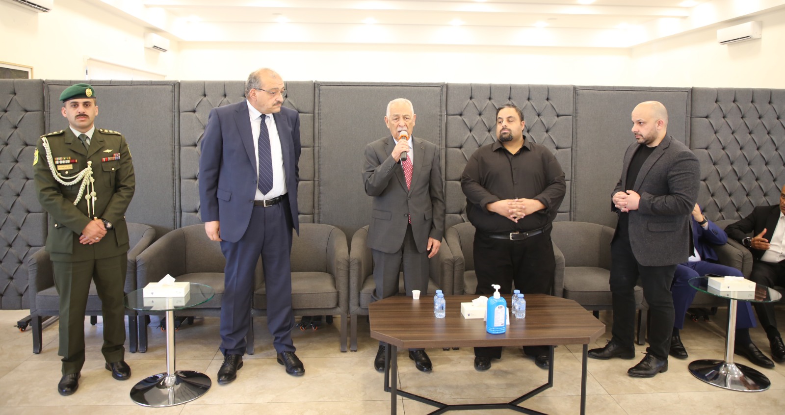 Madar Al-Saa Images 0.23175763794053894