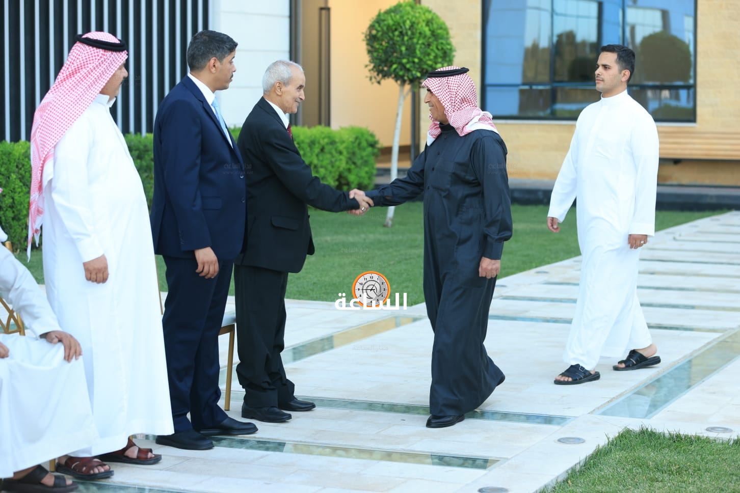 Madar Al-Saa Images 0.8511316960287021