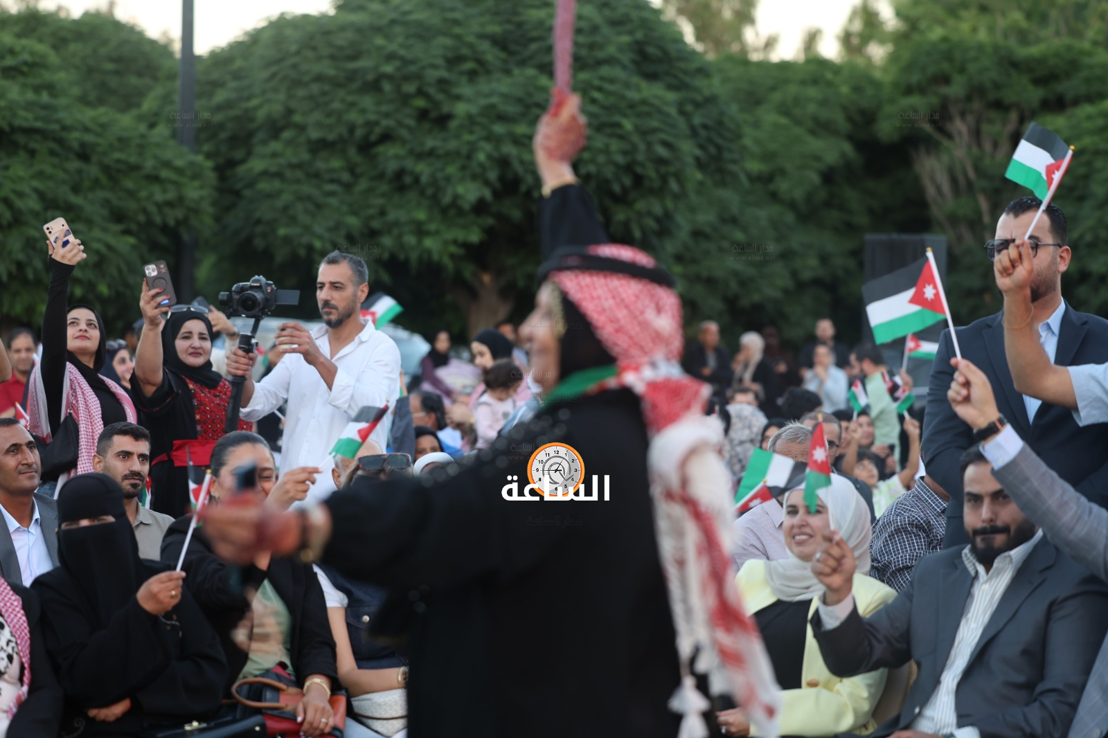 Madar Al-Saa Images 0.9717935804395877