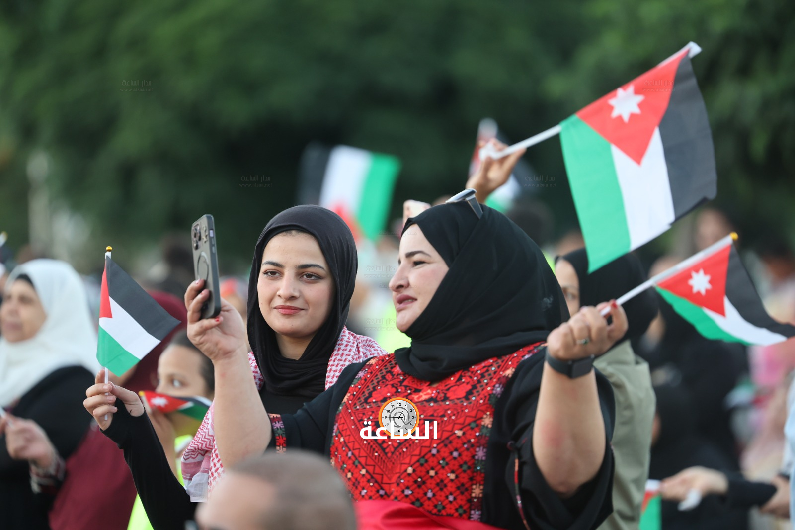 Madar Al-Saa Images 0.18321124443343562