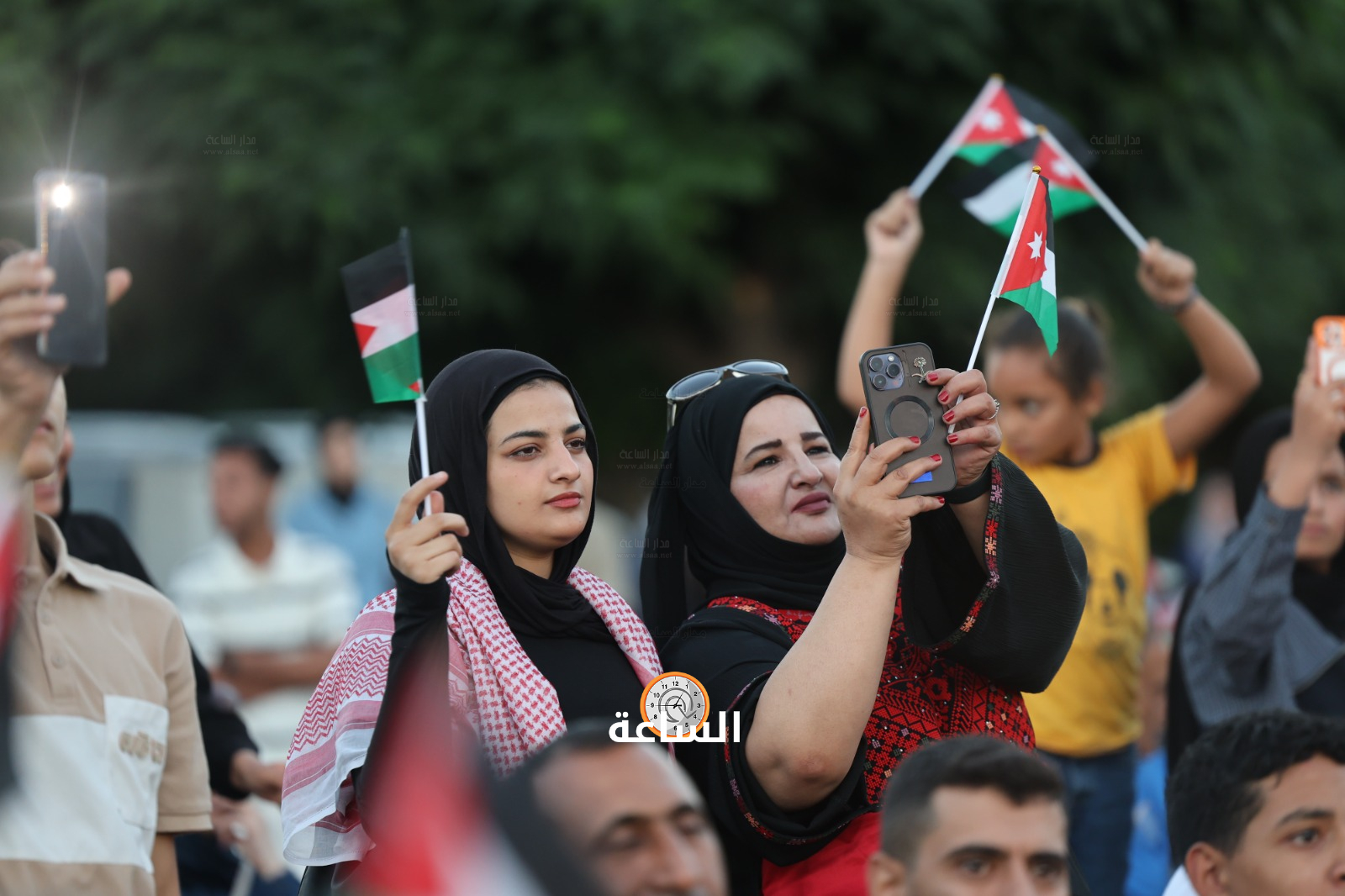 Madar Al-Saa Images 0.4808776406771166