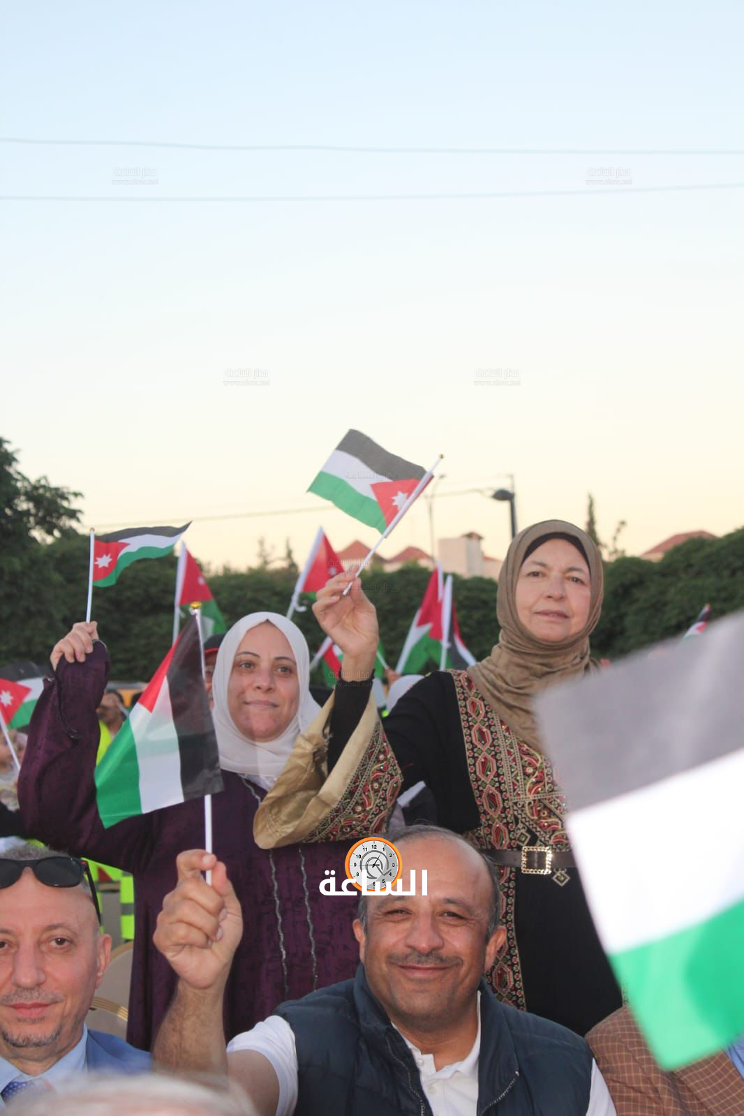 Madar Al-Saa Images 0.8999473469909858