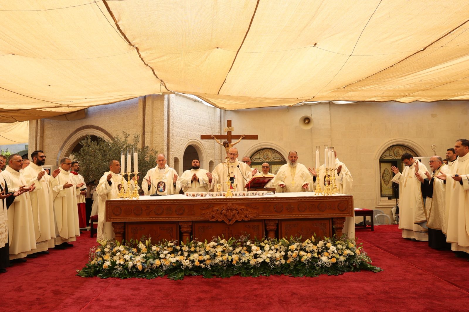 Madar Al-Saa Images 0.14616333406034432