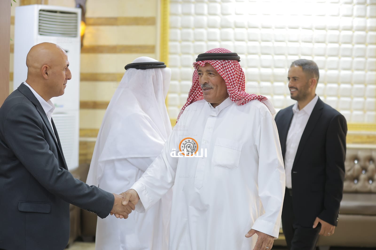Madar Al-Saa Images 0.5879151706440429