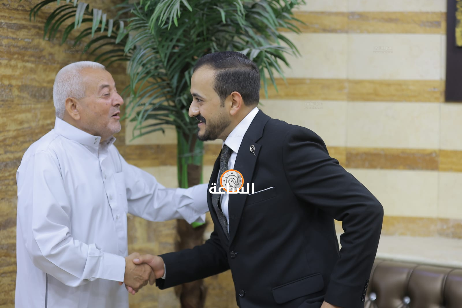 Madar Al-Saa Images 0.4907975420356743
