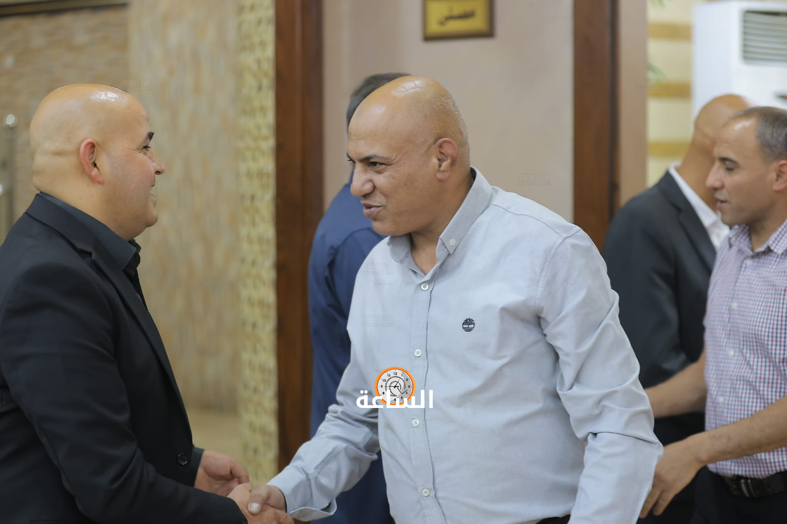 Madar Al-Saa Images 0.3339800739015917