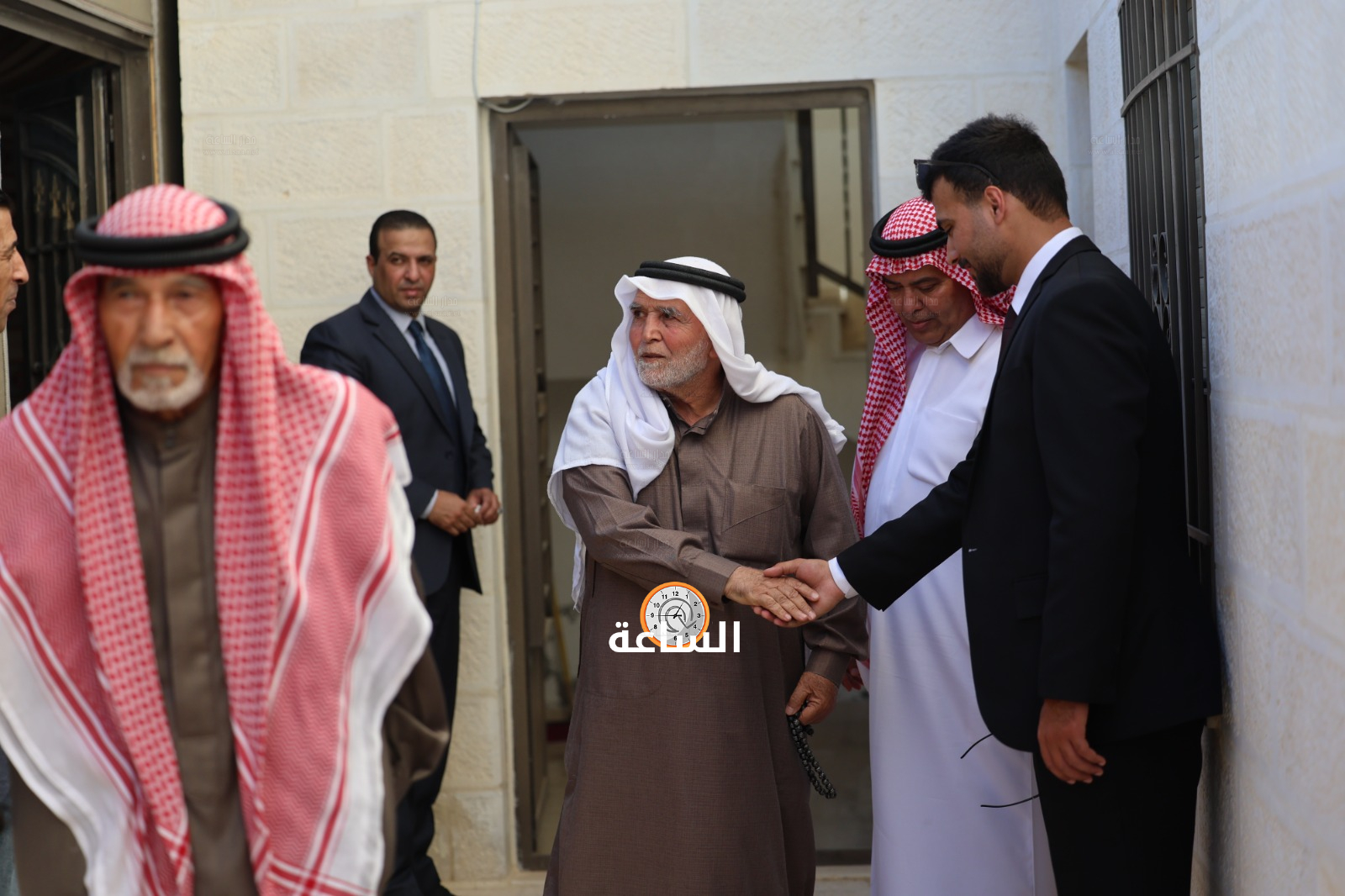 Madar Al-Saa Images 0.44120889260529594