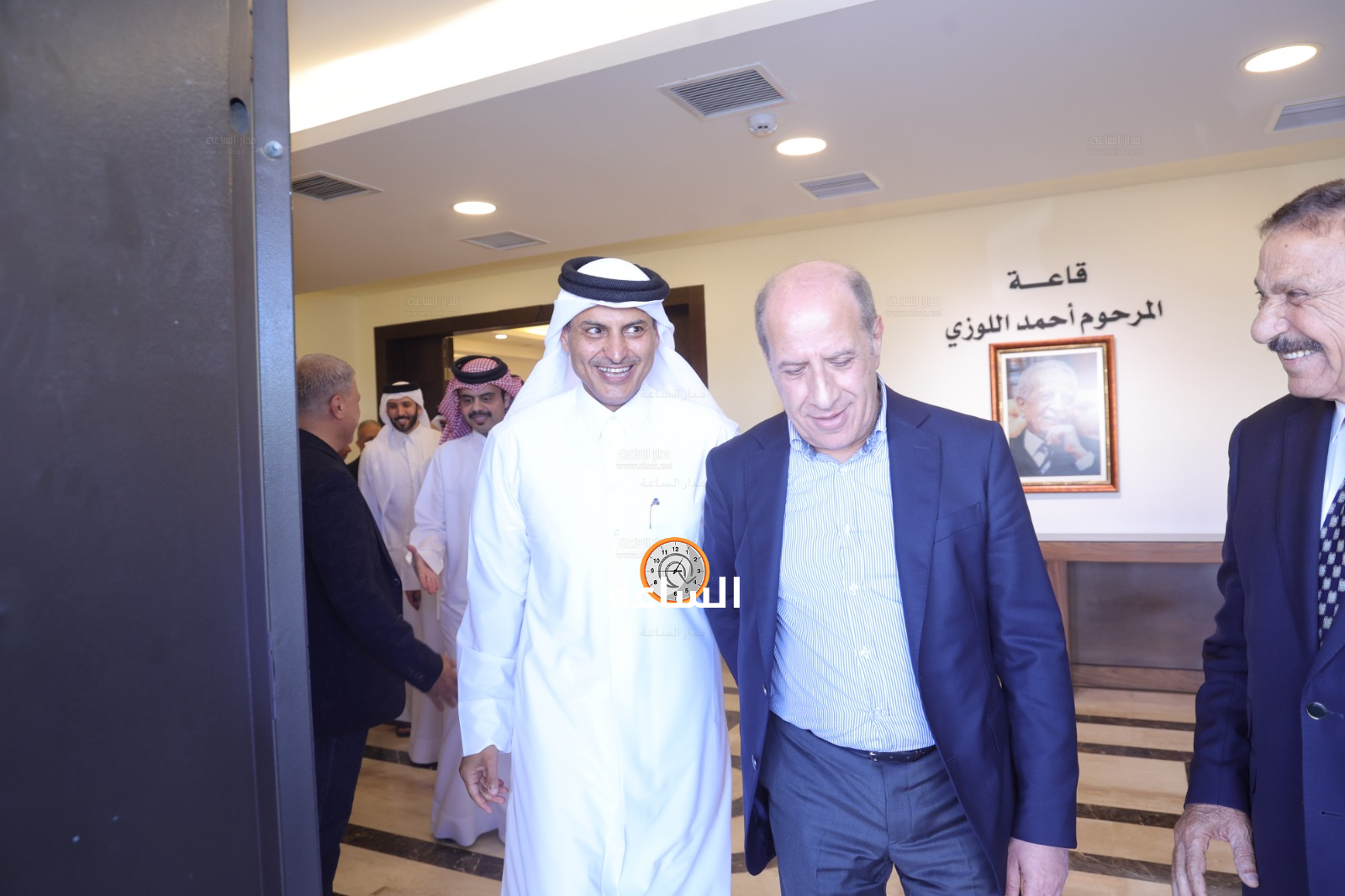 Madar Al-Saa Images 0.9377019088271973
