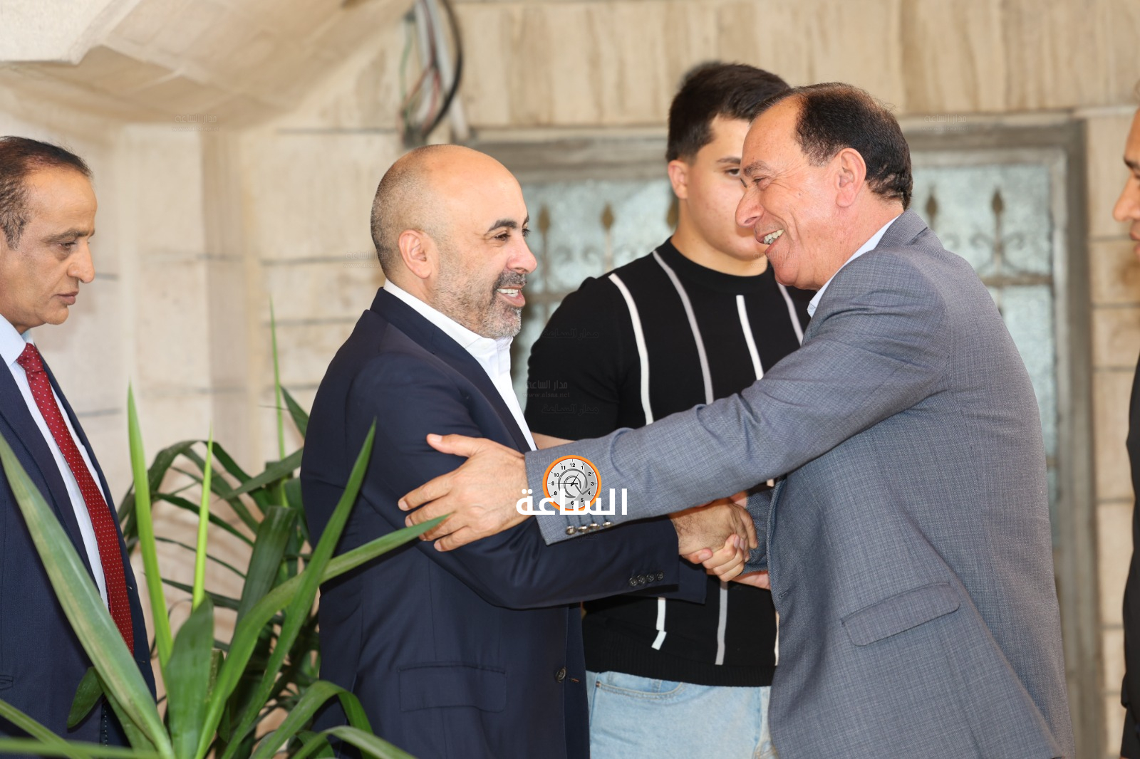 Madar Al-Saa Images 0.6009886567902045