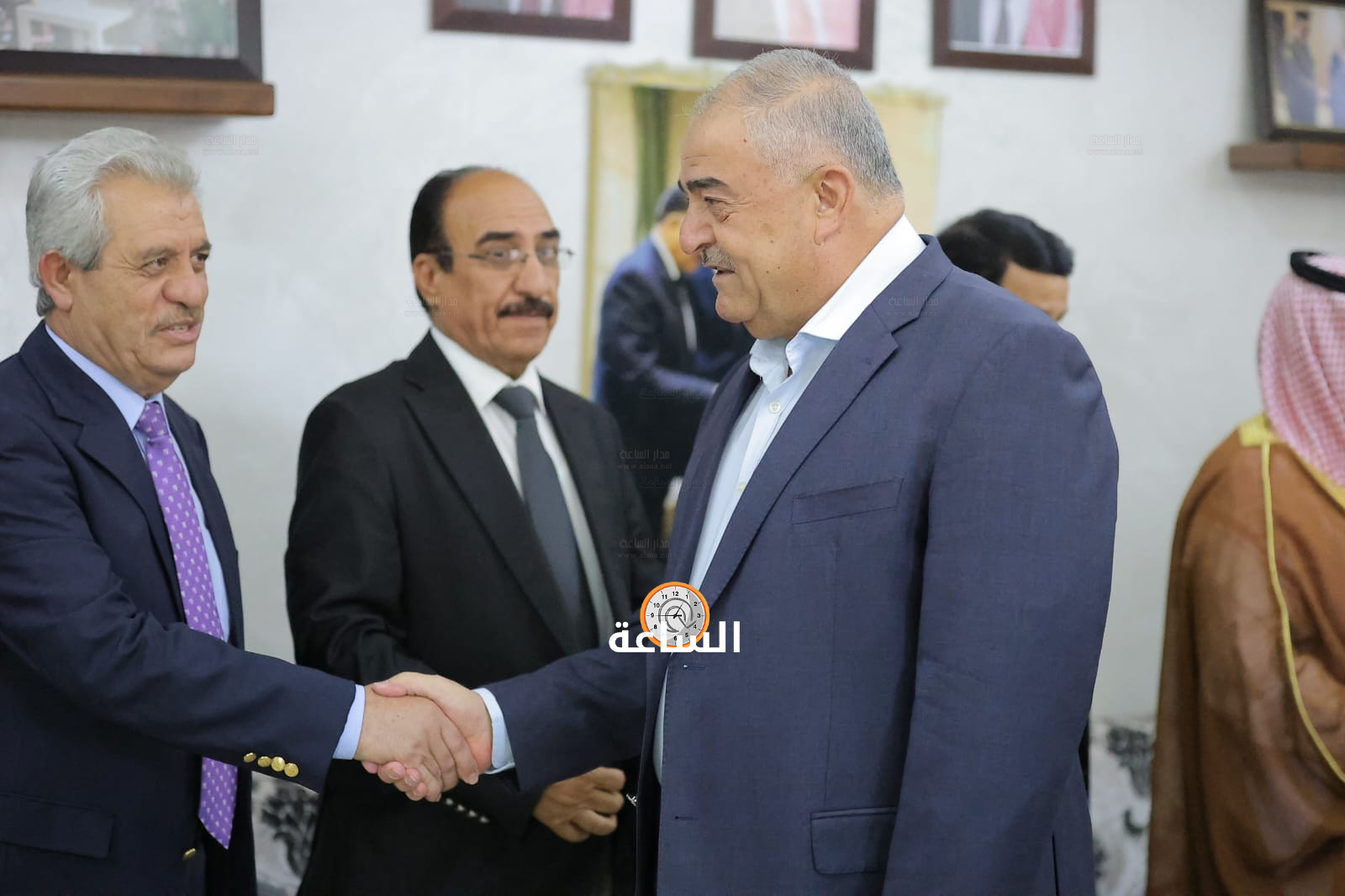 Madar Al-Saa Images 0.4506834353030712