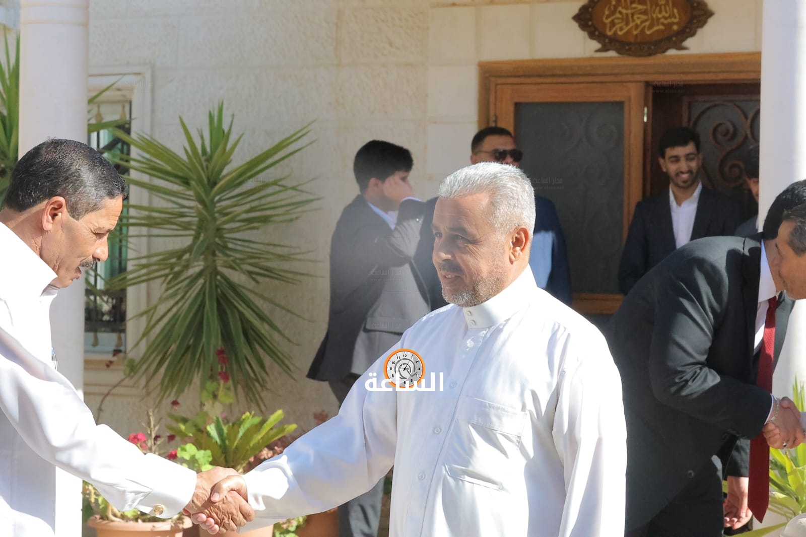 Madar Al-Saa Images 0.11975358374077893