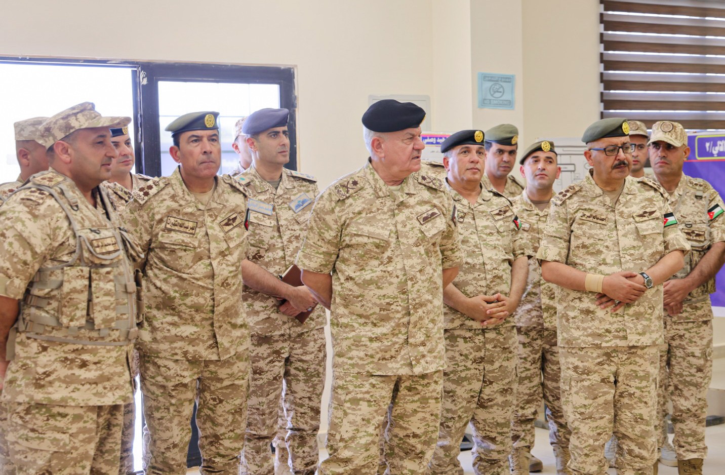 Madar Al-Saa Images 0.6687452069223097
