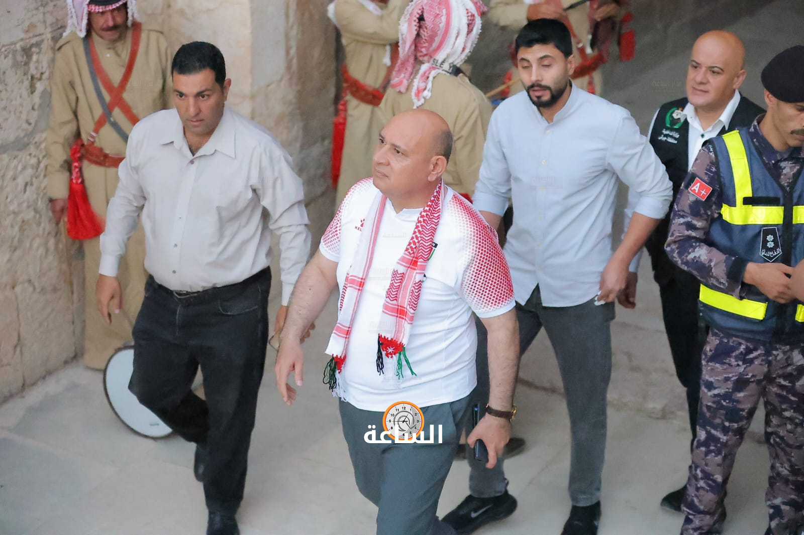 Madar Al-Saa Images 0.6106457935464676