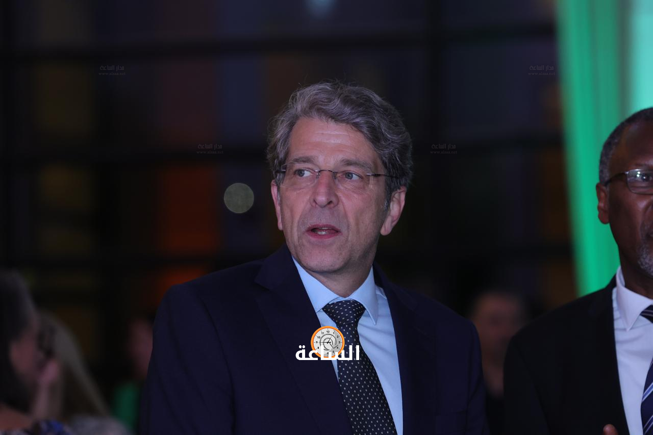 Madar Al-Saa Images 0.9884339951931918