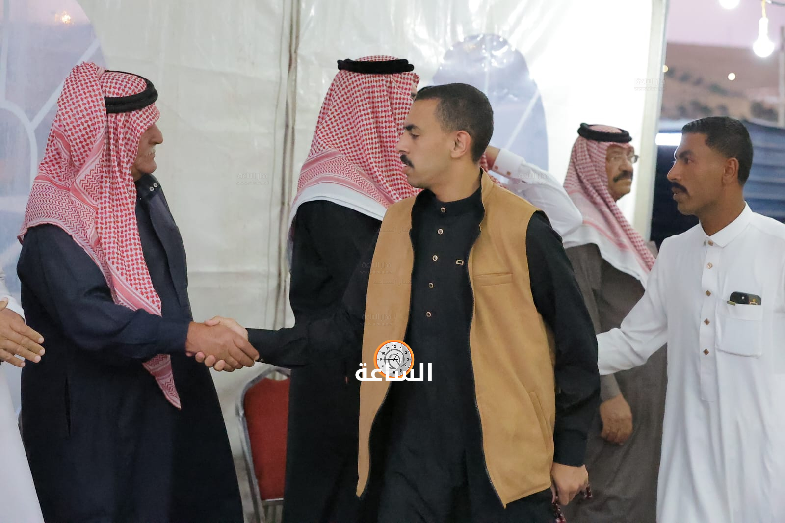Madar Al-Saa Images 0.8668485462335569