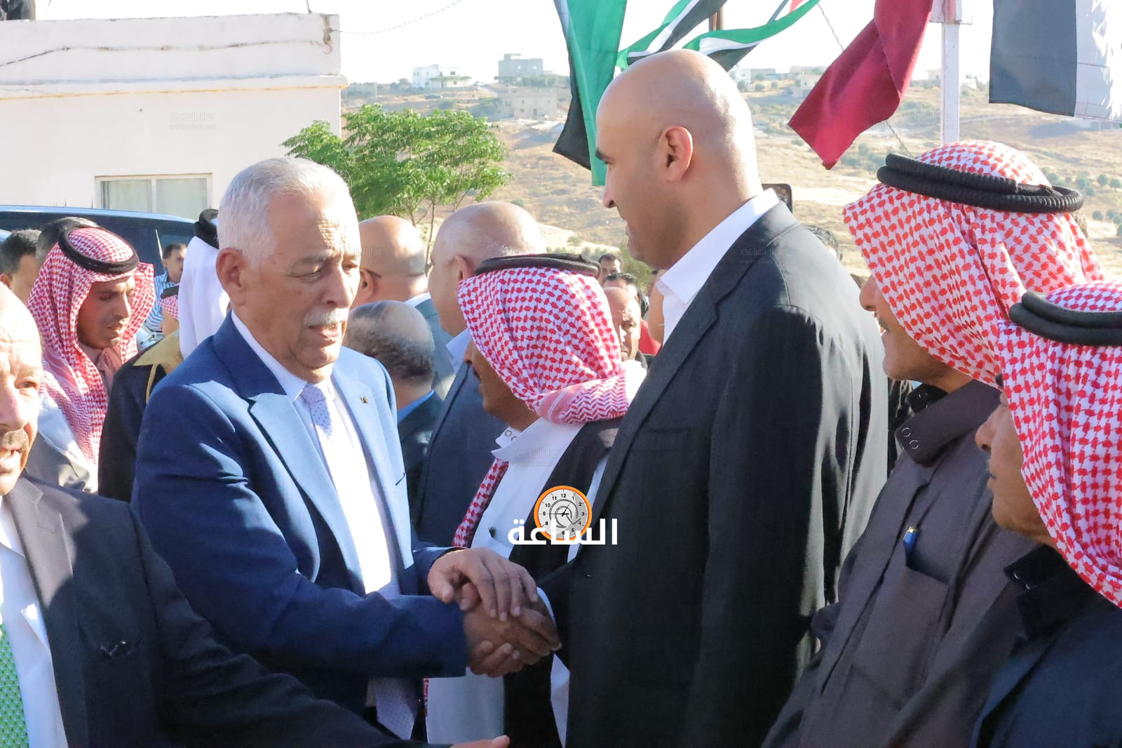 Madar Al-Saa Images 0.4112452459089956