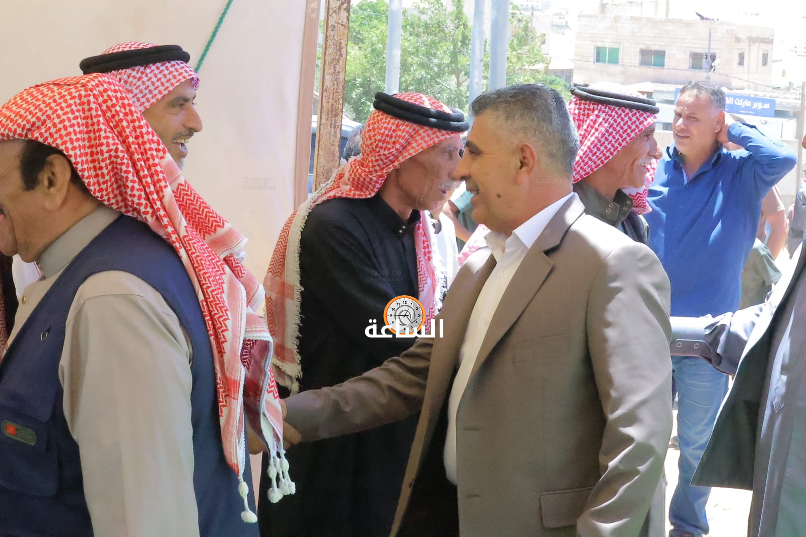 Madar Al-Saa Images 0.4356940699700208