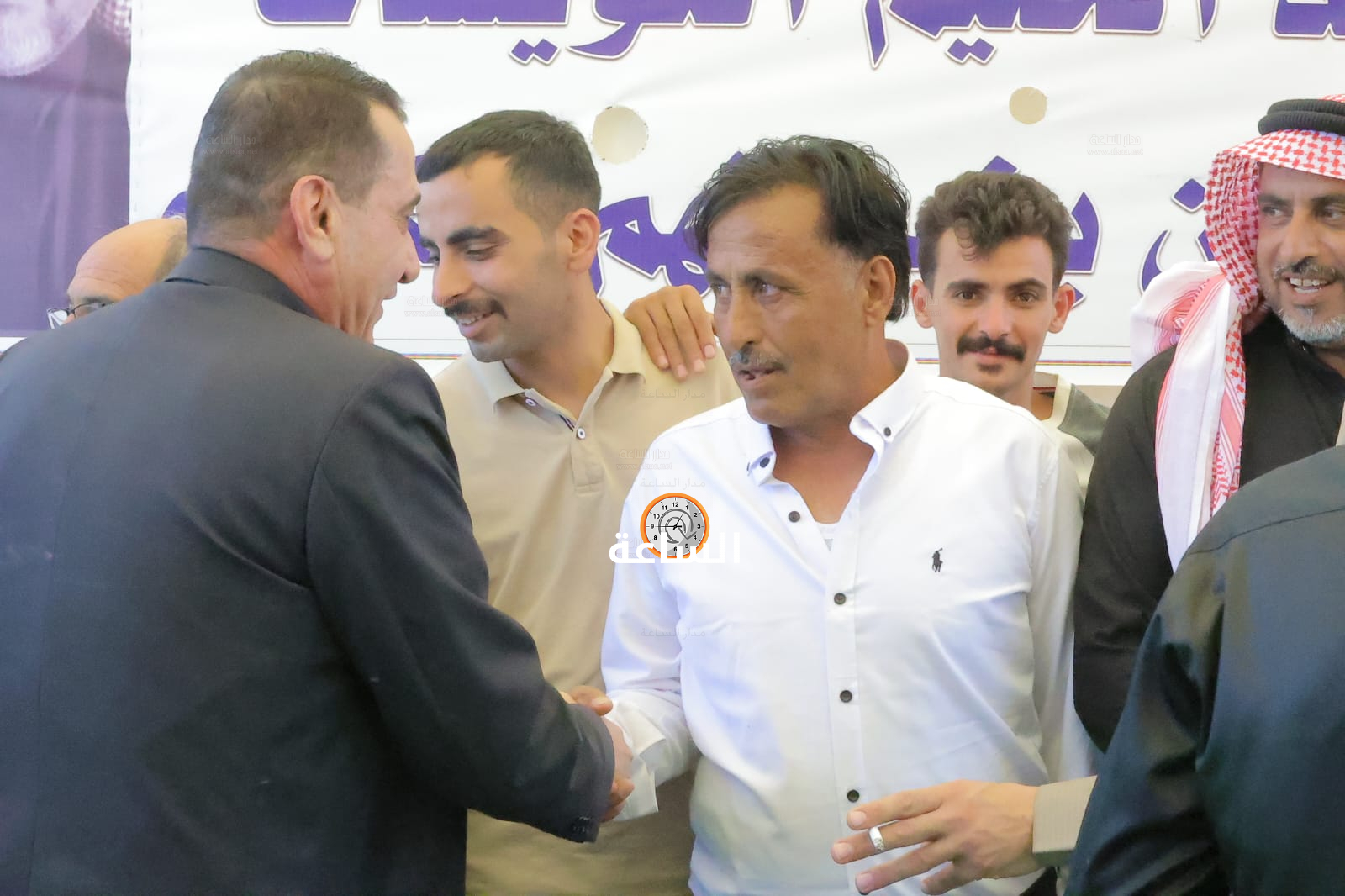 Madar Al-Saa Images 0.0012239421591705435