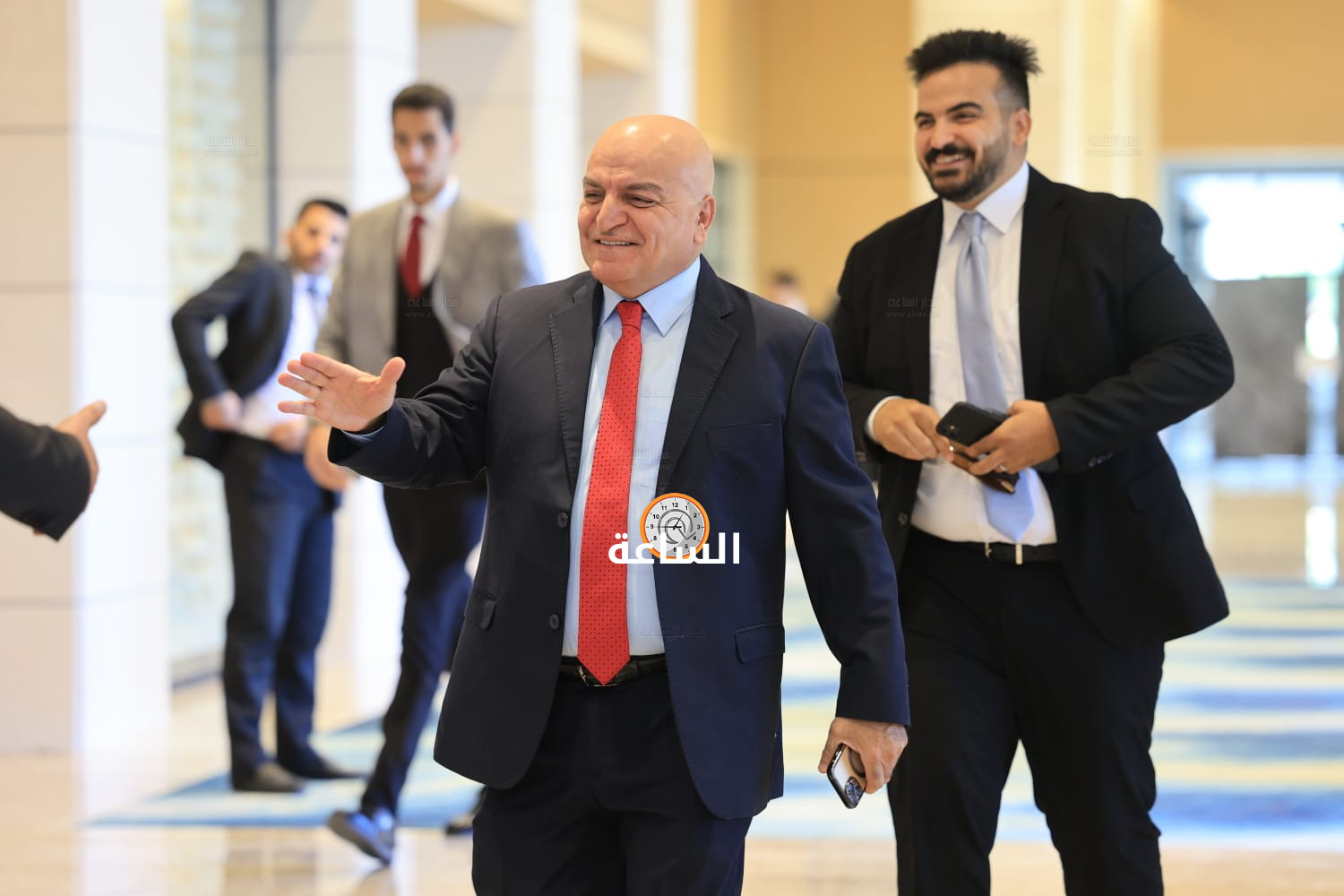 Madar Al-Saa Images 0.559103943501145