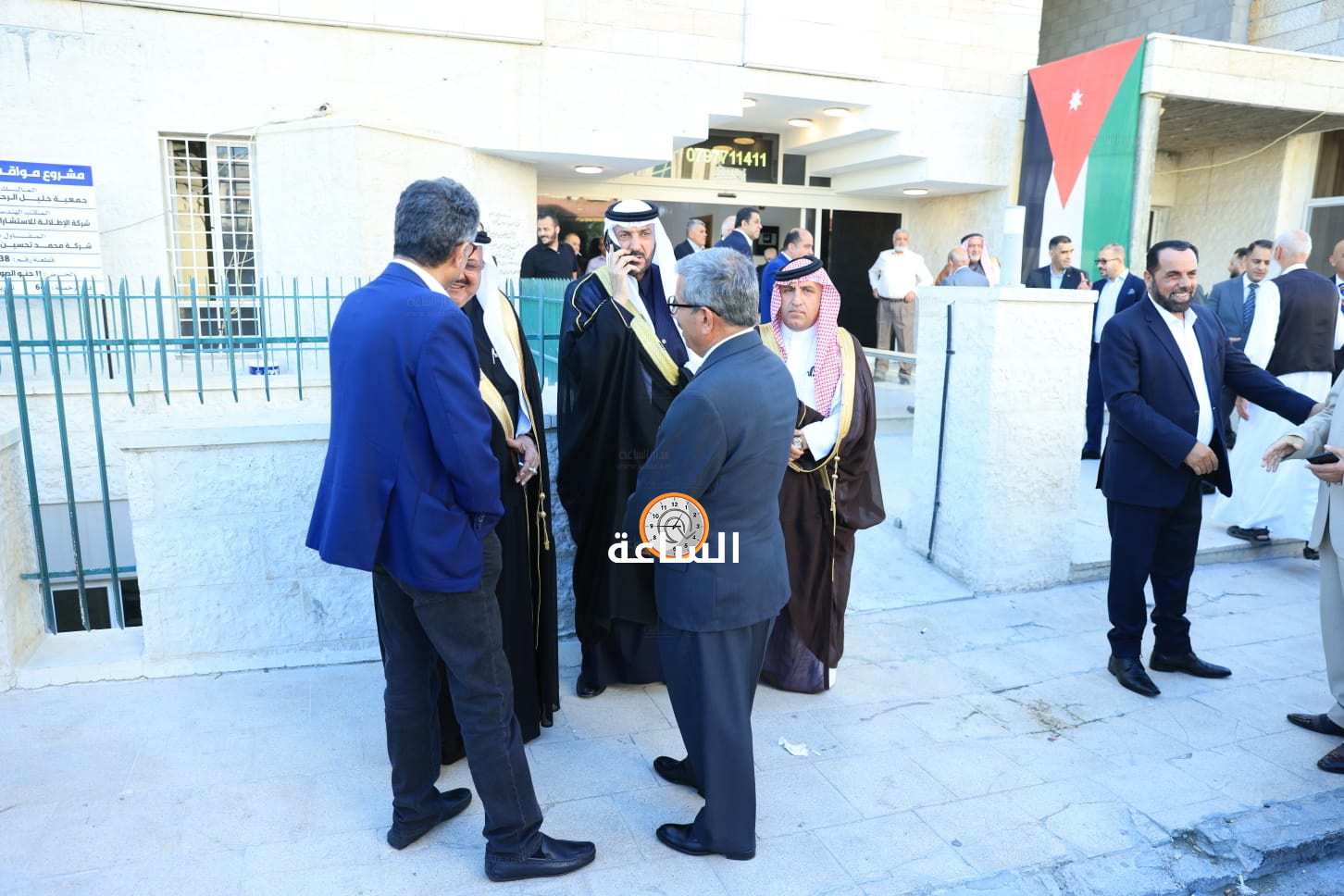 Madar Al-Saa Images 0.031846014290002445