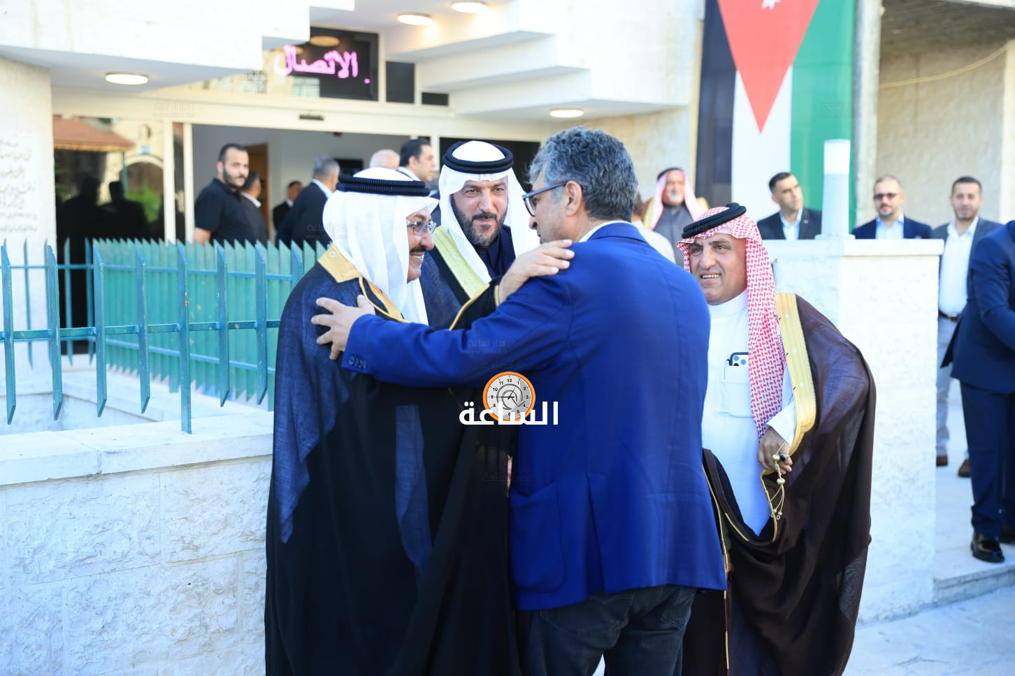 Madar Al-Saa Images 0.9336566489557135