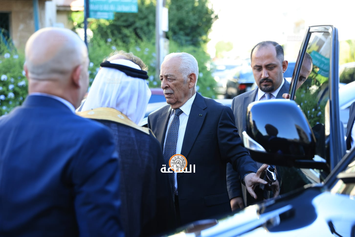Madar Al-Saa Images 0.433348002680336