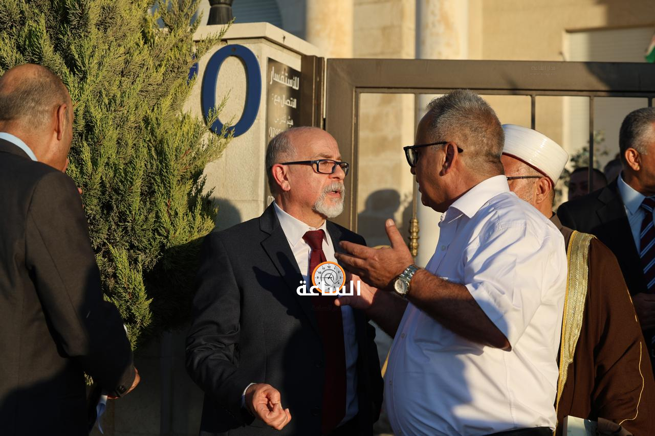Madar Al-Saa Images 0.7315125290641219