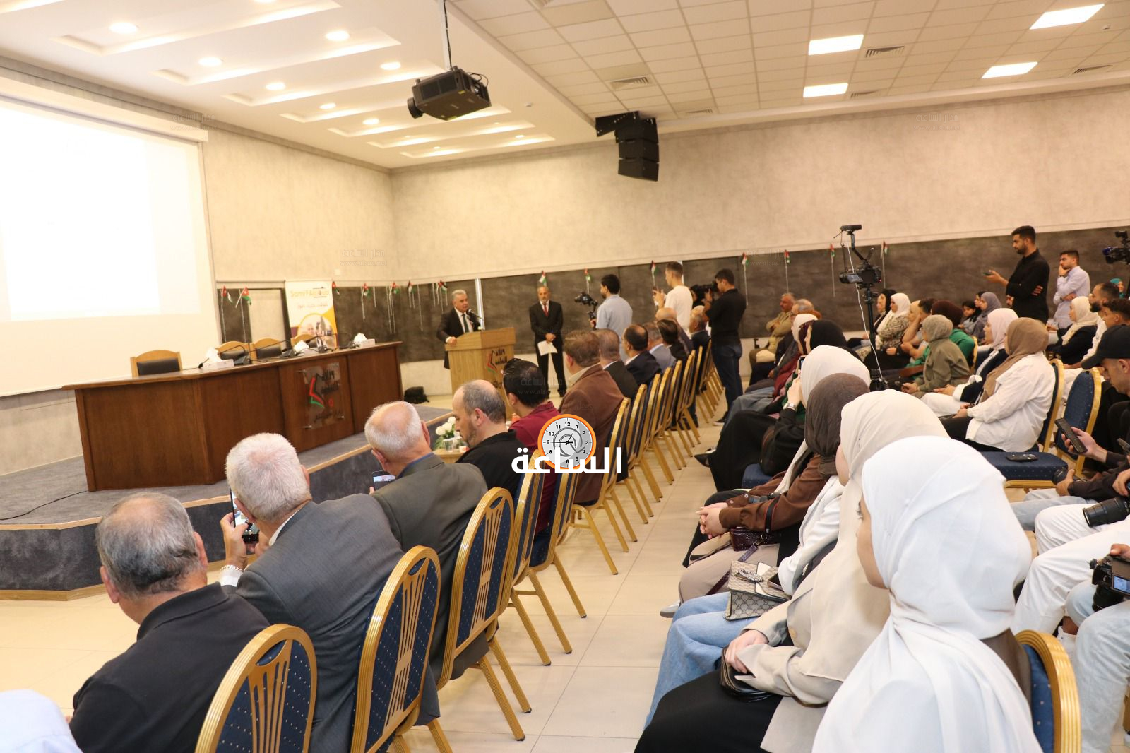 Madar Al-Saa Images 0.1292788656599333