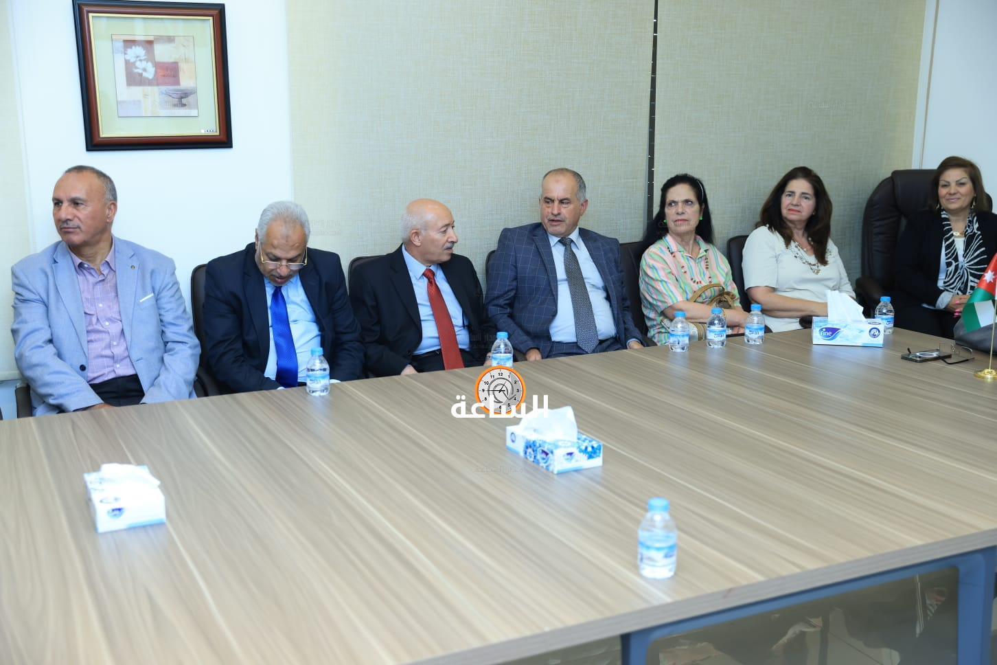 Madar Al-Saa Images 0.3209395681079181