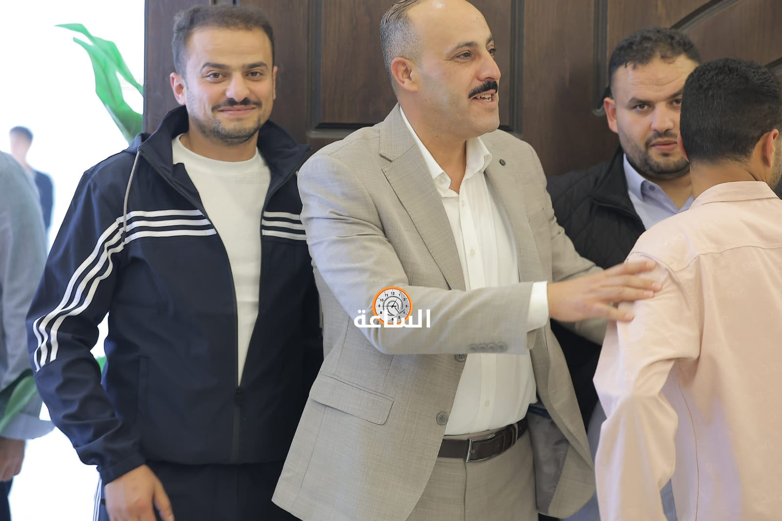 Madar Al-Saa Images 0.12495026454103642