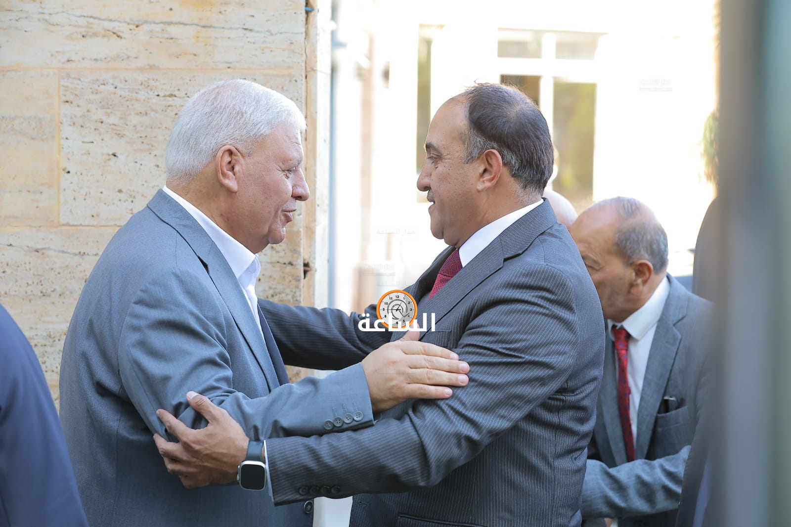 Madar Al-Saa Images 0.7601585328952141