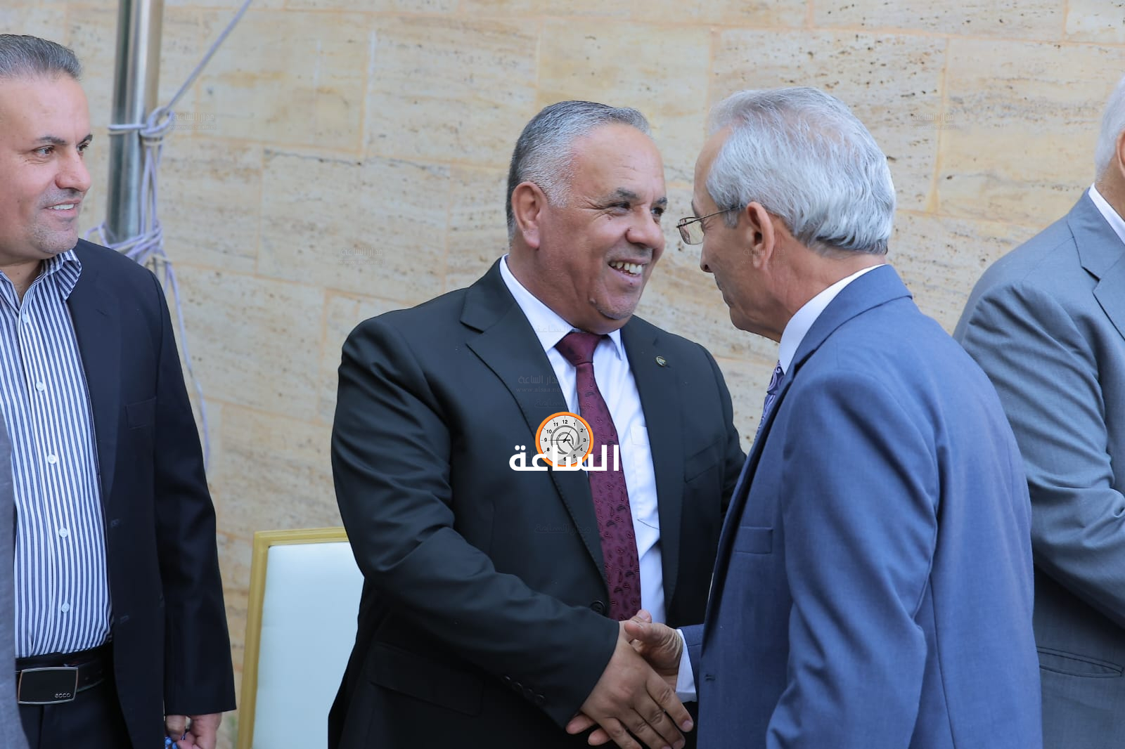 Madar Al-Saa Images 0.4946069441815807