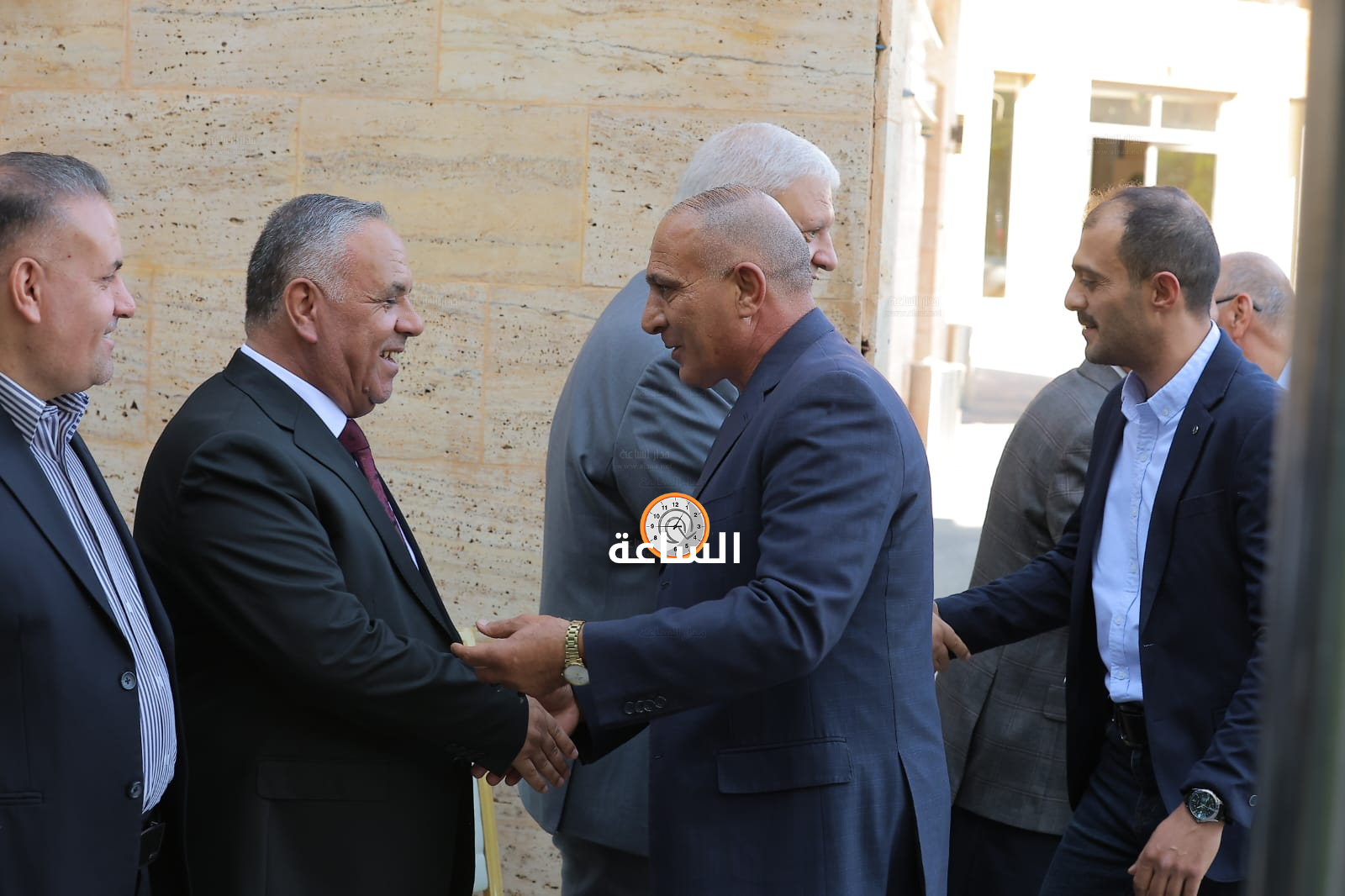 Madar Al-Saa Images 0.9756000664473062