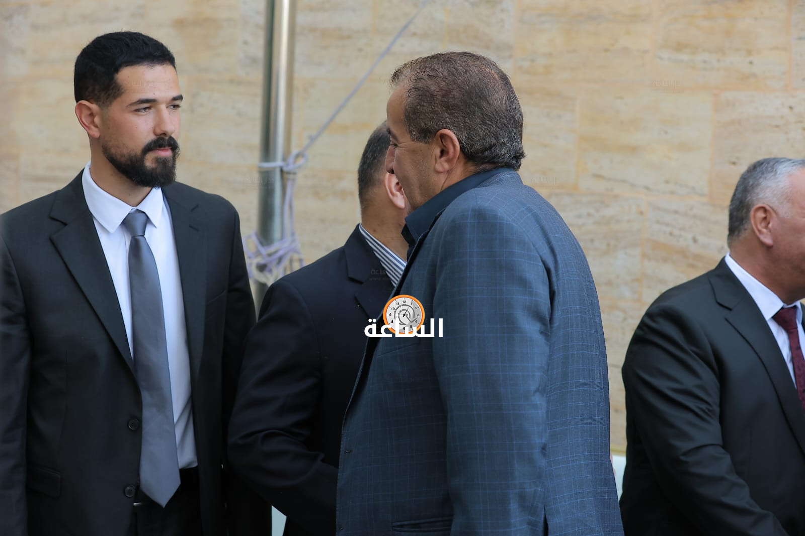 Madar Al-Saa Images 0.9948495922214899
