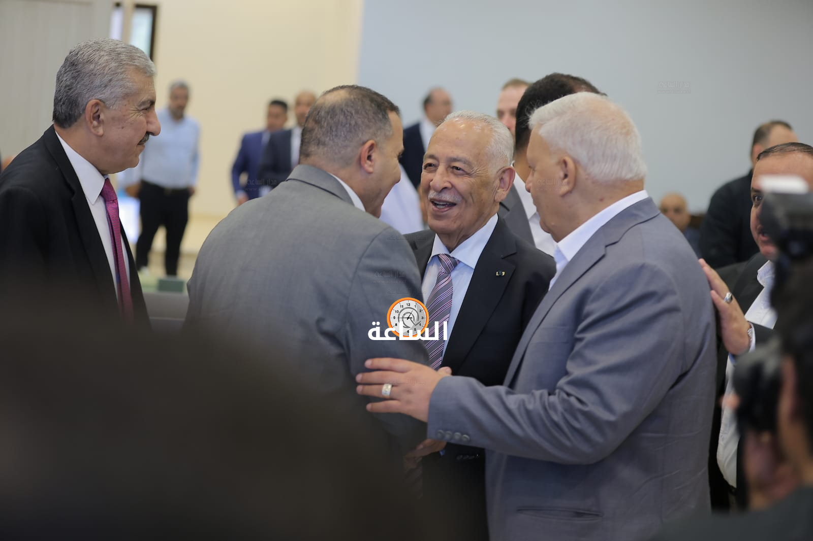 Madar Al-Saa Images 0.7385638875388433