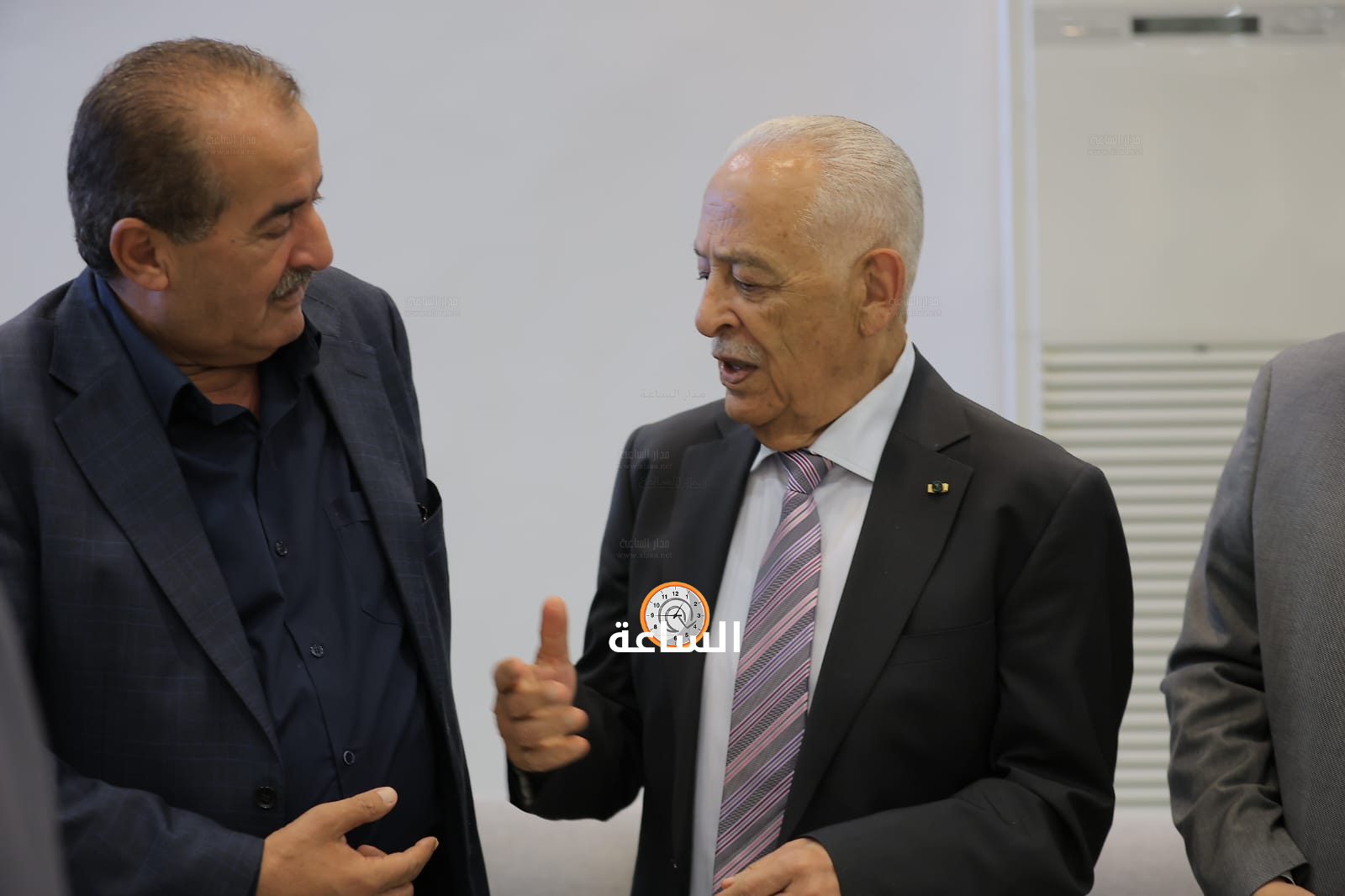 Madar Al-Saa Images 0.8349040808038121