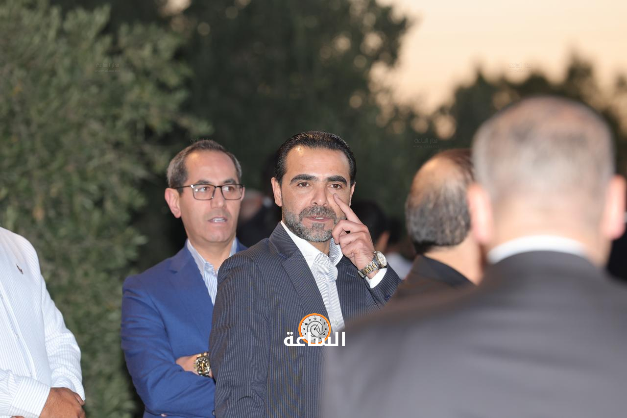 Madar Al-Saa Images 0.7346359476450354