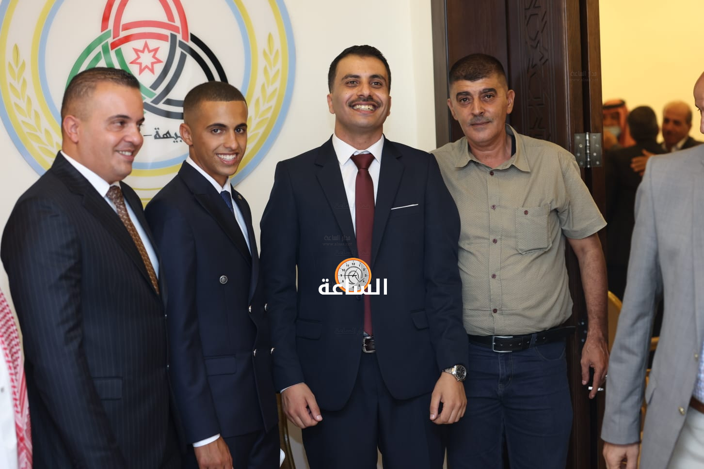 Madar Al-Saa Images 0.1663066873692448