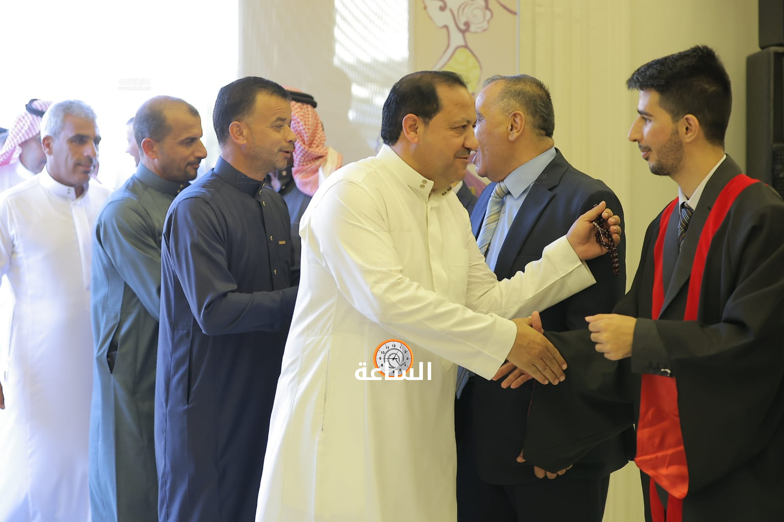 Madar Al-Saa Images 0.39139387977463047