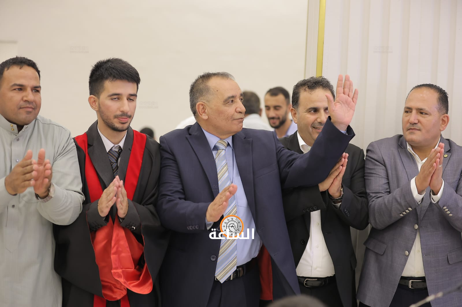 Madar Al-Saa Images 0.9518075591790071