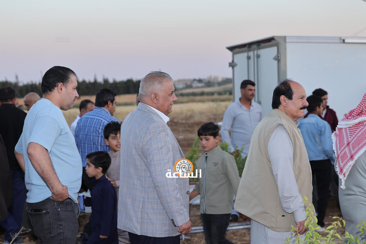 Madar Al-Saa Images 0.6703916656675966