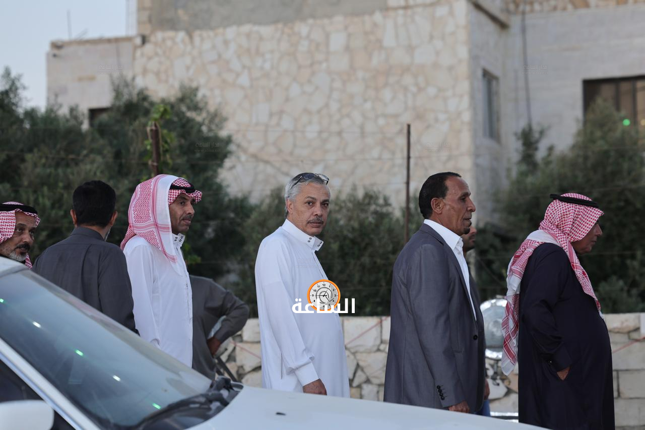 Madar Al-Saa Images 0.6515897378694114