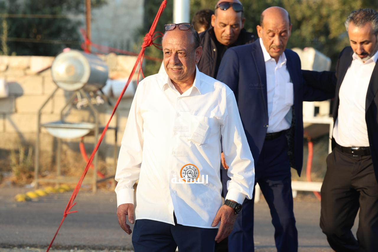 Madar Al-Saa Images 0.534074449794339