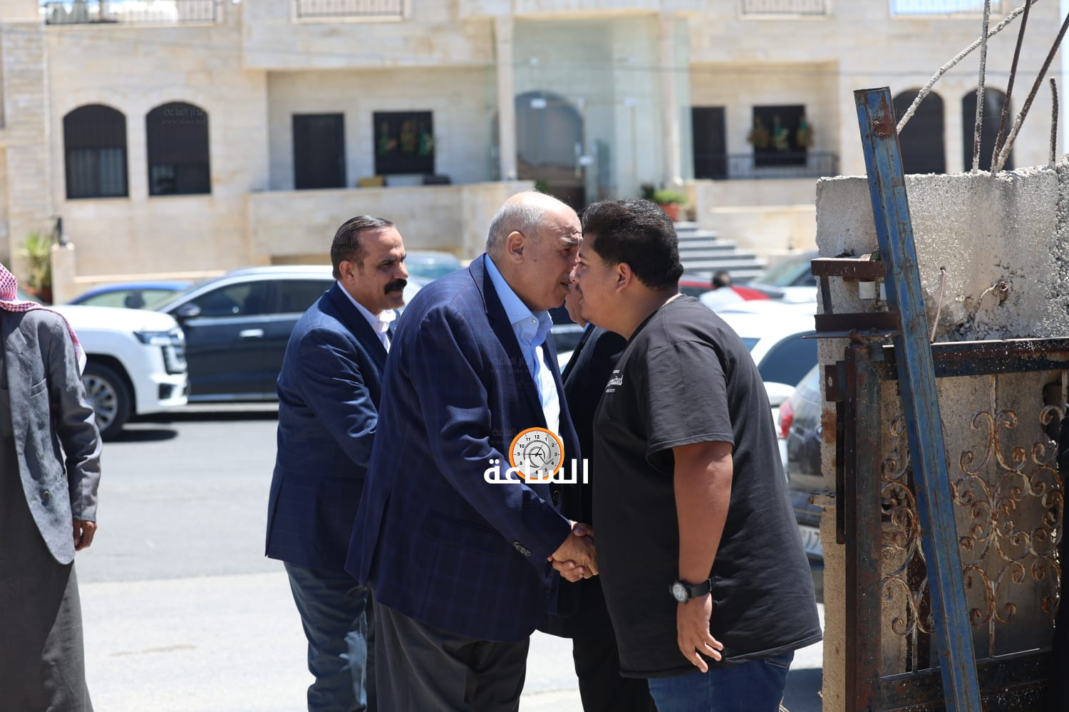 Madar Al-Saa Images 0.4828155830273877