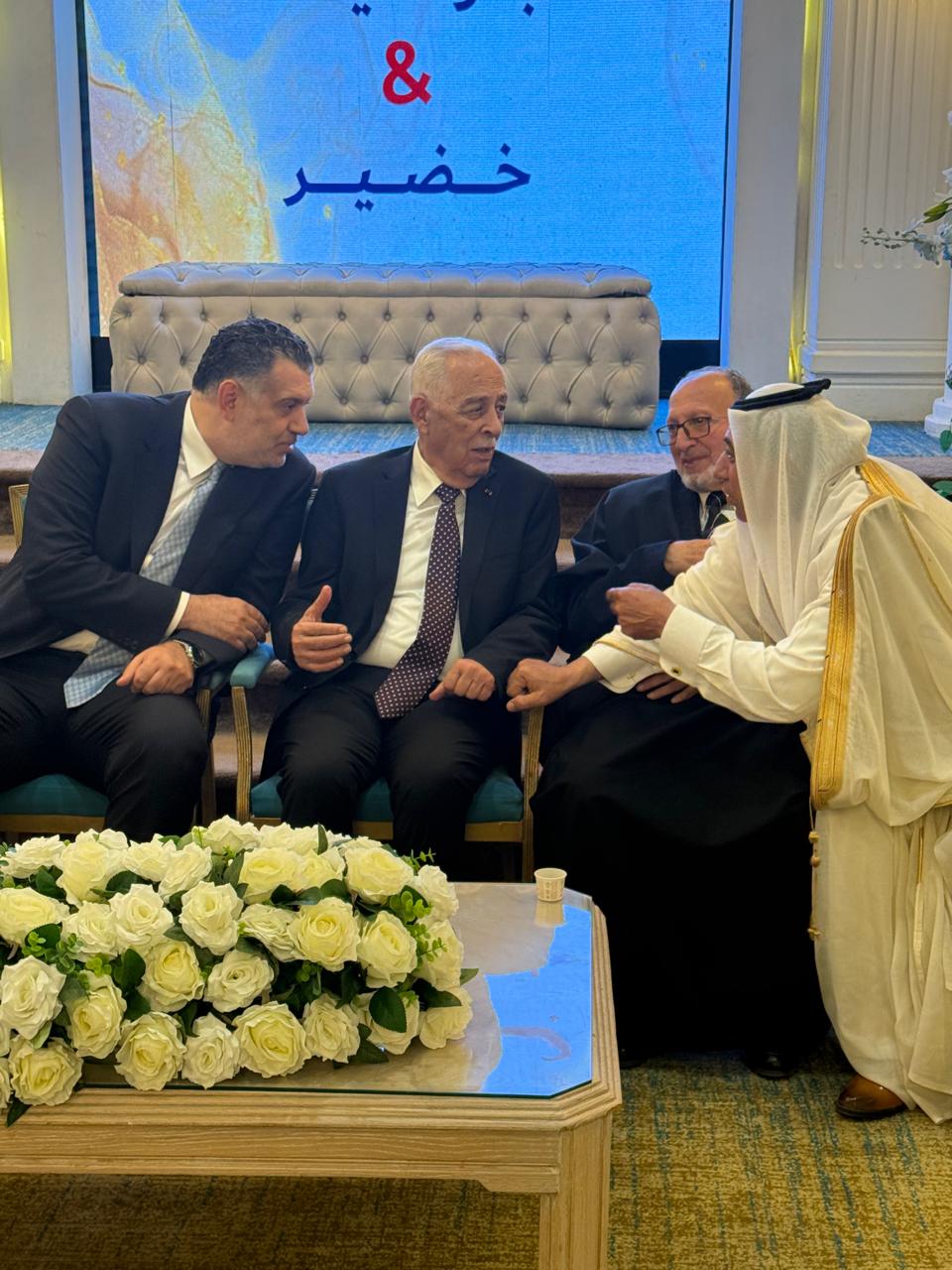 Madar Al-Saa Images 0.35406174848113003