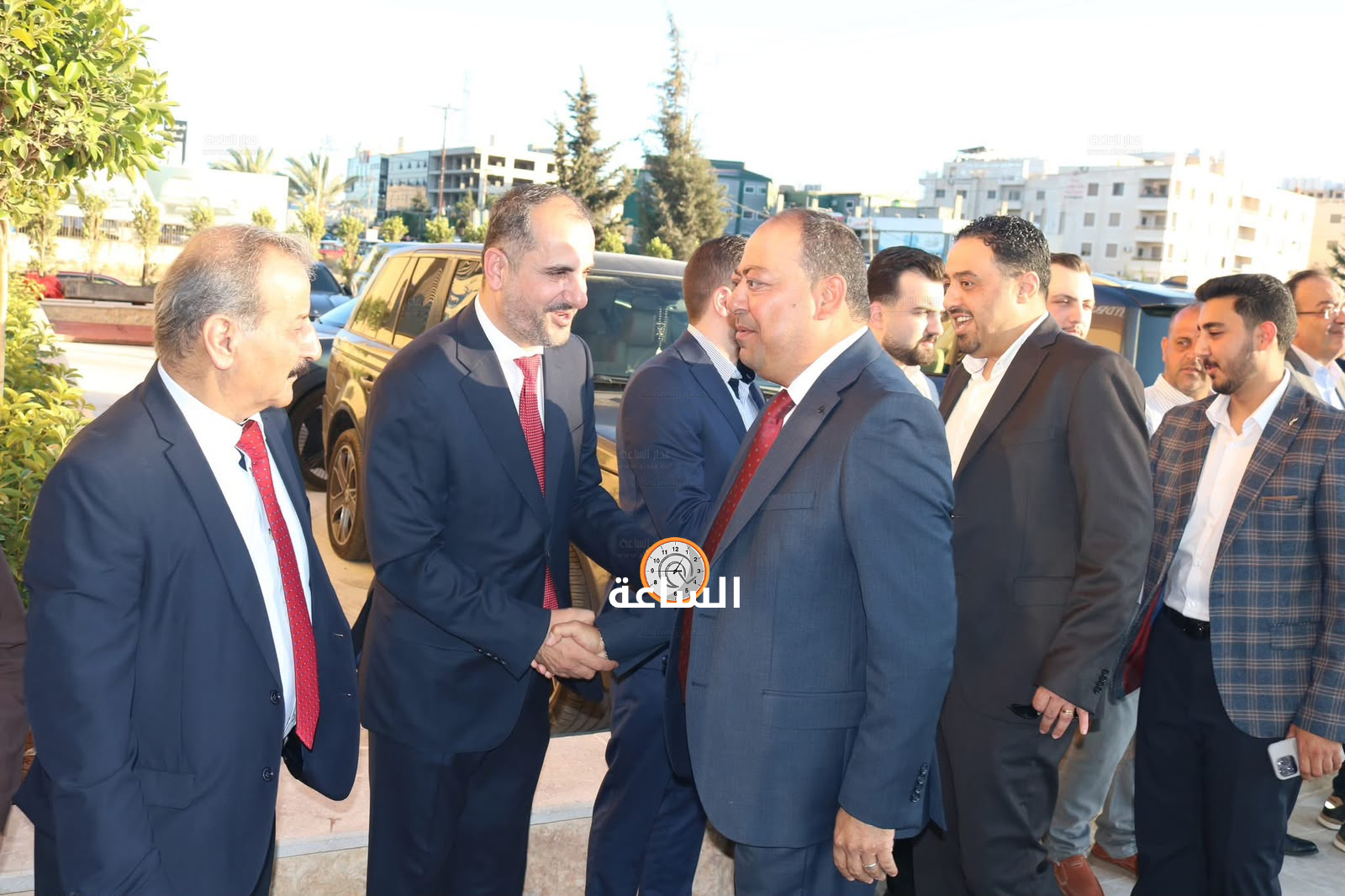 Madar Al-Saa Images 0.13816612224337377