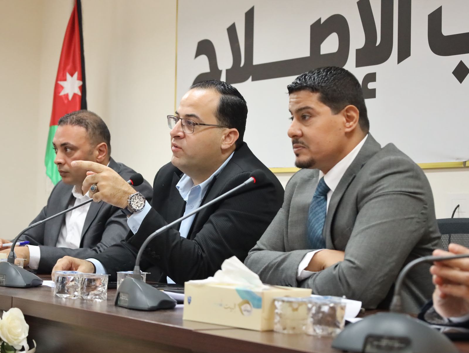 Madar Al-Saa Images 0.6451464073732472