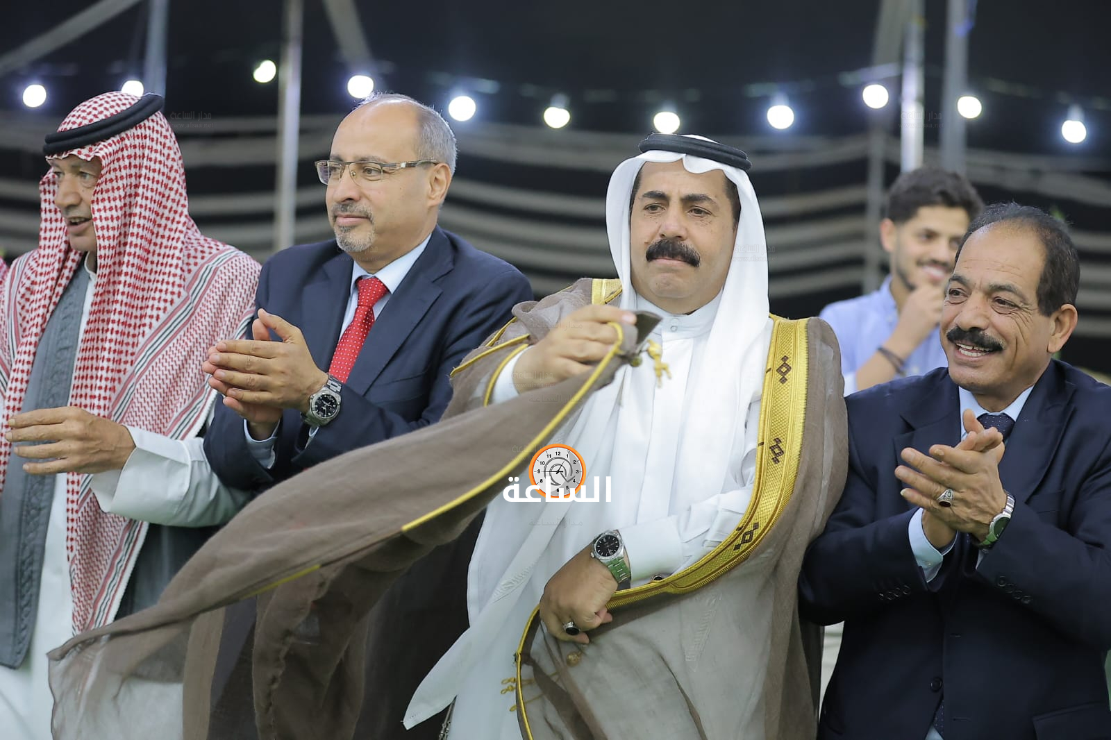 Madar Al-Saa Images 0.8839047384587171