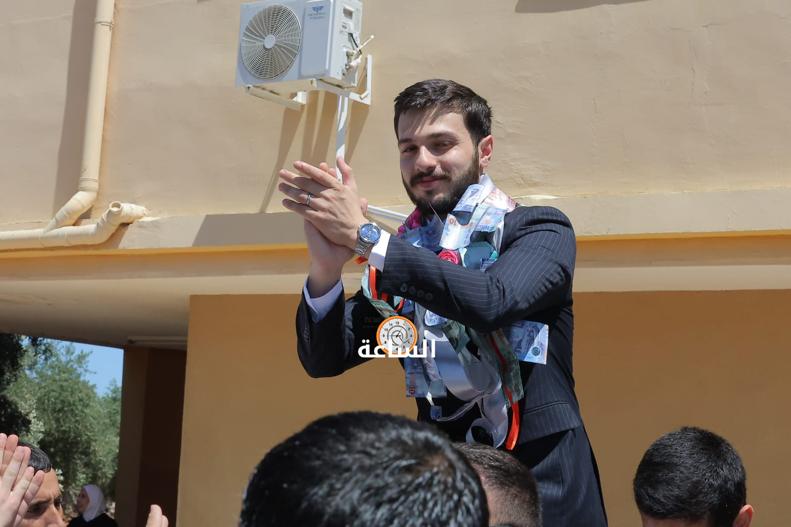 Madar Al-Saa Images 0.4325800165196356