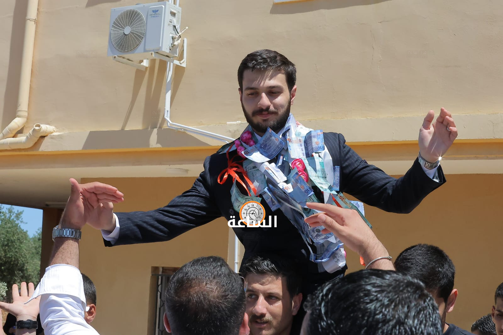 Madar Al-Saa Images 0.4423728414265097